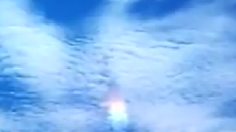 Dukuri e pazakontë shumëngjyrëshe, në qiellin e Suharekës (Video)