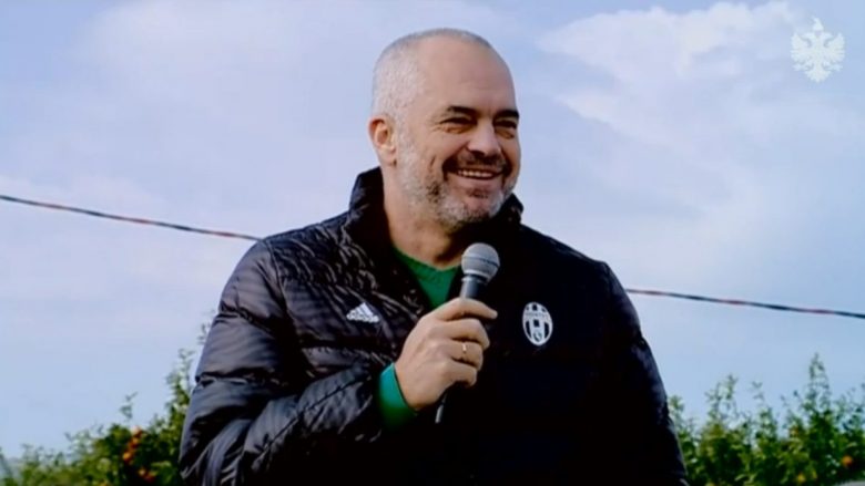 Edi Rama tallet keq me tifozin shqiptar të Interit (Foto)