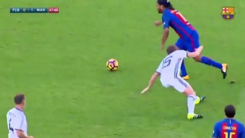 Ronaldinho 37-vjeç! Së pari turpëron kundërshtarin, pastaj asiston te Rivaldo (Video)