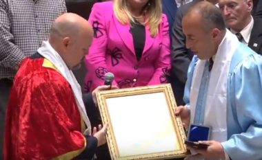 Haradinaj pranon titullin “Misionar i Paqes” dhe medaljen “Golden Ambassador Richard Holbrooke”