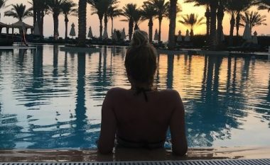 Adelina Tahiri shfaqet seksi në Dubai (Foto)