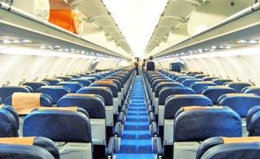 Studiuesit llogarisin shanset e infektimit të pasagjerëve në aeroplan me COVID-19