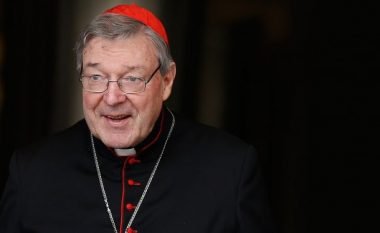 Vatikan, kreu i Thesarit hedh poshtë akuzat për pedofili