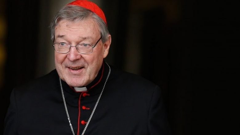 Vatikan, kreu i Thesarit hedh poshtë akuzat për pedofili