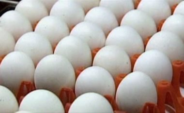 Protestë kundër vezëve të importuara nga Shqipëria