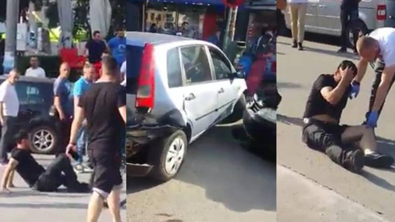 Pas aksidentit mori një sëpatë dhe sulmoi shoferin, më pas dëmtoi edhe veturën e tij (Video)