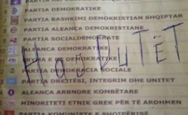 Zgjedhjet në Shqipëri: Plot vota shkojnë dëm – për tallje! (Foto)