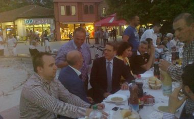 Samuel Zhbogar ishte prezent në darkë Iftari në Ohër (Foto)