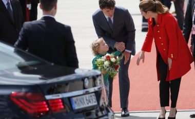 Vogëlushi që la gojëhapur Putinin, Trumpin e Melanian: Ky ishte mysafiri më i ëmbël i samitit të G-20-ës (Foto/Video)