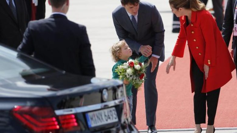 Vogëlushi që la gojëhapur Putinin, Trumpin e Melanian: Ky ishte mysafiri më i ëmbël i samitit të G-20-ës (Foto/Video)