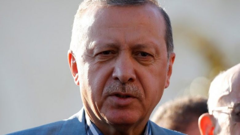 Erdogan: Nuk dëshirojmë t’i shohim myslimanët të luftojnë kundër njëri-tjetrit