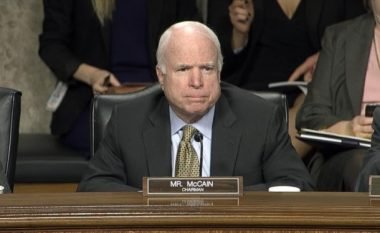 Mungesa e McCain shtyn votimin e Ligjit për shëndetësinë
