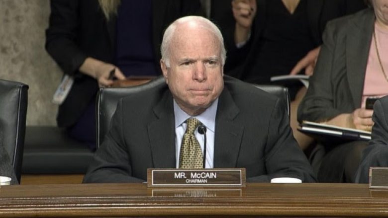Mungesa e McCain shtyn votimin e Ligjit për shëndetësinë