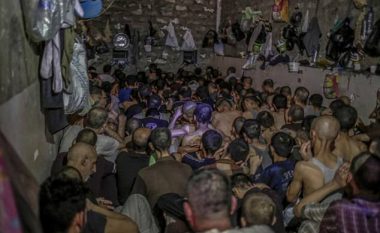 Brenda burgut të Mosulit, ku qindra militant të ISIS-it po vuajnë dënimin (Foto/Video)