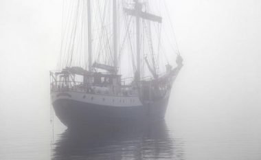 Misteri i anijes në Trekëndëshin e Bermudeve: Ajo u gjet e braktisur, por brenda saj kishte një mesazh interesant
