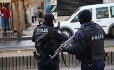 Sulmuesi në Turqi i merr jetën vetës