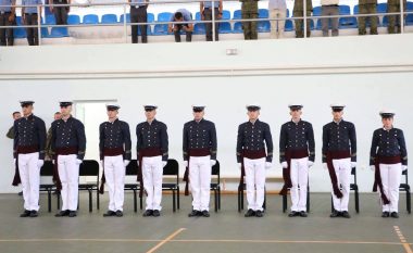 Nëntë kadetët e FSK-së, të cilët diplomuan sot (Foto)