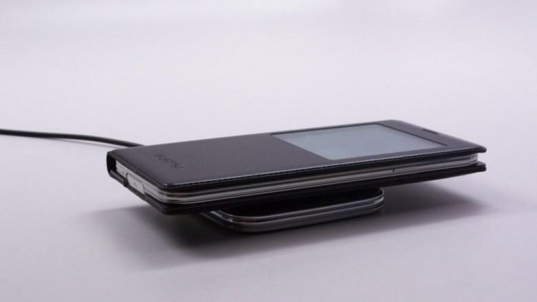 Krijohet telefoni i parë pa bateri, funksionon me energjinë e ambientit (Foto)