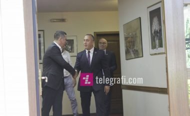 Haraqija për vizitën e Haradinajt në familjen Rugova: Ditë të mira do t’i vijnë Kosovës!