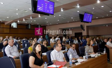 Kuvendi Komunal shtyn propozimin për dhënien e pronës ambasadës së Shqipërisë