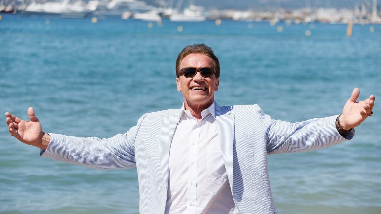 Arnold Schwarzenegger feston ditëlindjen e 70-të