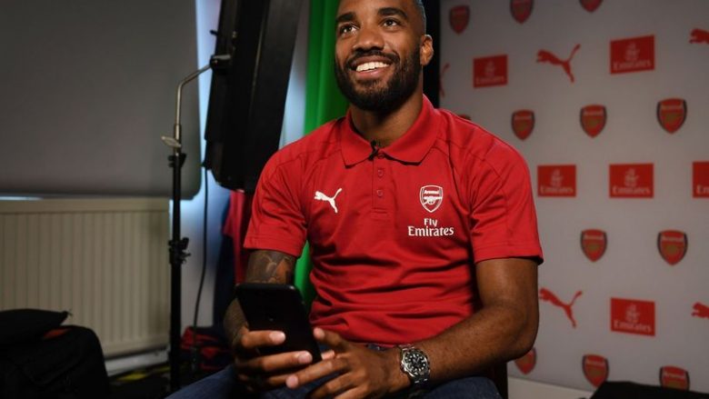 Lacazette merr numrin 9 te Arsenali