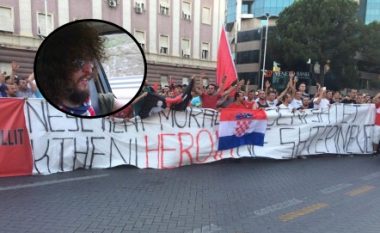 Pas Kryeministrisë, protesta vazhdon edhe para Ambasadës kroate dhe FSHF-së (Foto)