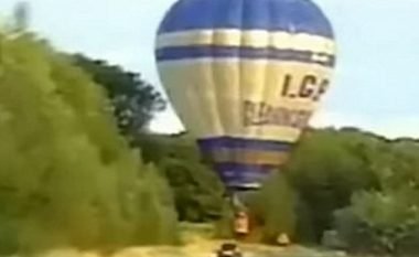 Balona me shportë befason shoferët e veturave në autostradë (Video)