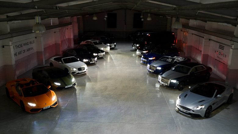 Brenda garazhit të veturave ekskluzive, që presin pasanikët për t’i marrë me qira (Foto)