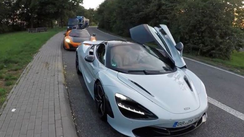 Gara e shpejtësisë mes modeleve McLaren në autostradë (Video)
