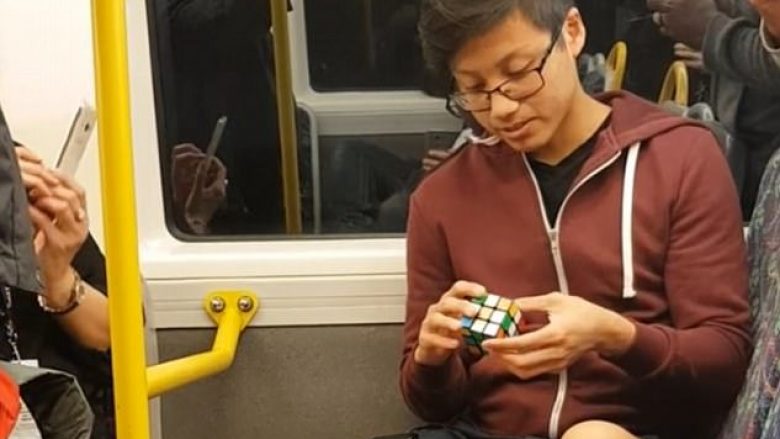 Kubin e Rubikut e rregullon për 17 sekonda, ankohet se ishte i ngadalshëm! (Video)