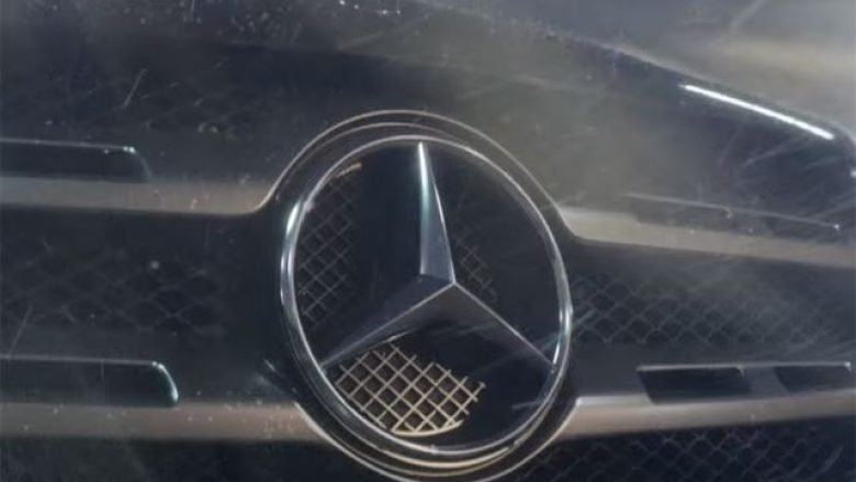 Mercedes bëri të ditur datën e lansimit të modelit X-Class (Video)