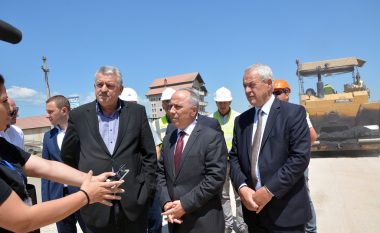 Zharku inspekton punimet në asfaltimin e rrugës Podujevë-Prishtinë