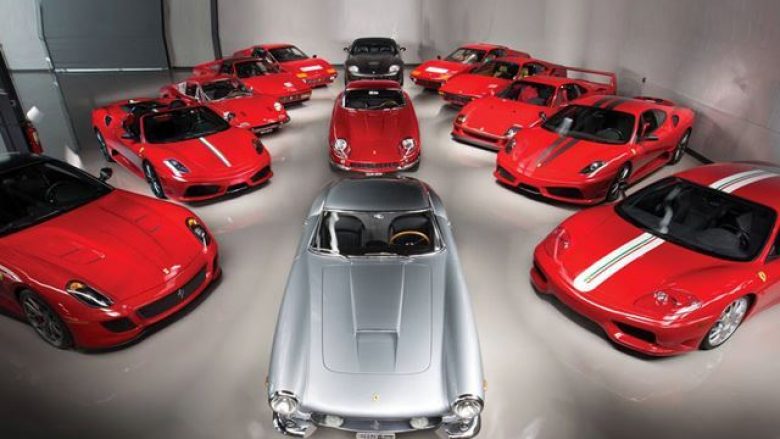 Milioneri nxjerr në shitje koleksionin unik me 13 Ferrari (Foto)