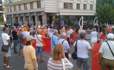 Sot protestohet në Shkup kundër ndryshimit të emrit dhe ligjit për përdorimin e gjuhëve