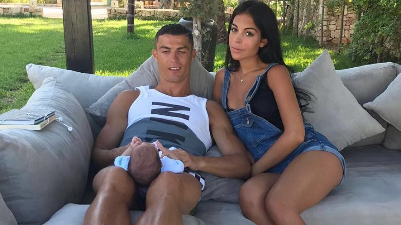 Cristiano Ronaldo në pritje të një vajze me Georginan?