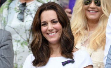 Kombinim i përsosur i Kate Middleton-it gjatë vizitës në Wimbledon (Foto)