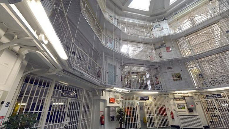 Në Angli 71 të burgosur u liruan gabimisht para kohe (Foto)