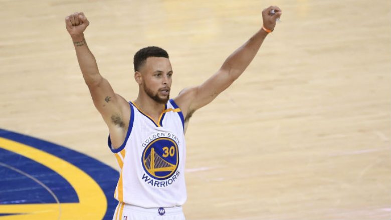 Curry me kontratë të re, thyen rekordin e NBA-s