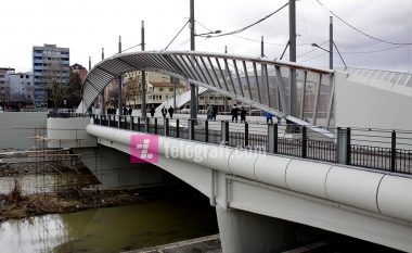 Bashkimi i Mitrovicës përmes urës së mbyllur të Ibrit?! (Video)