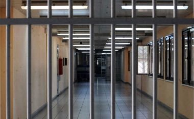 Shqiptari arratiset nga burgu grek