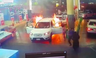 Vetura përfshihet nga zjarri në pompën e benzinës, të pranishmit veprojnë me shpejtësi (Video)