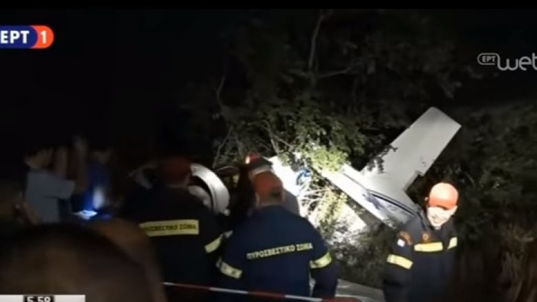 Rrëzohet avioni në Larisa të Greqisë, dy të vdekur (Video)