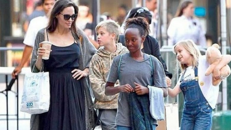 Angelina Jolie dëshmoi se nuk është në prag të vdekjes (Foto)