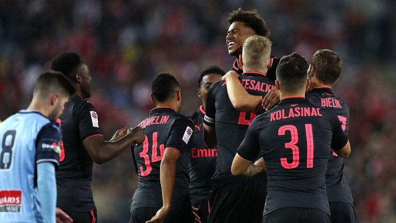 Arsenali e nis me fitore – Lacazette shënon në debutim, Mertesacker rikthehet në fushë me gol (Foto/Video)