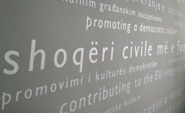 Shoqëria civile kërkon nga institucionet që të reagojnë për keqprezantimin e shqiptarëve dhe të Kosovës në tekstet alternative të historisë