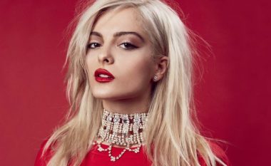 Bebe Rexha këndon dhe kërcen me këngë shqiptare (Video)