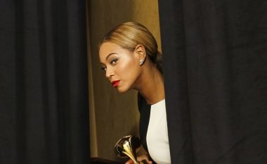 Statujë dylli për Beyonce, por ka diçka që nuk shkon (Foto)