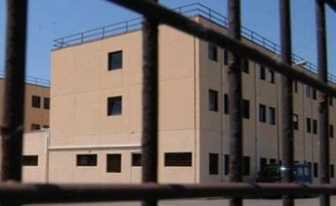 Dy shqiptarë arratisen nga një burg i Italisë
