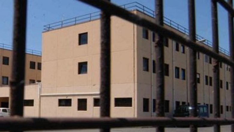 Dy shqiptarë arratisen nga një burg i Italisë